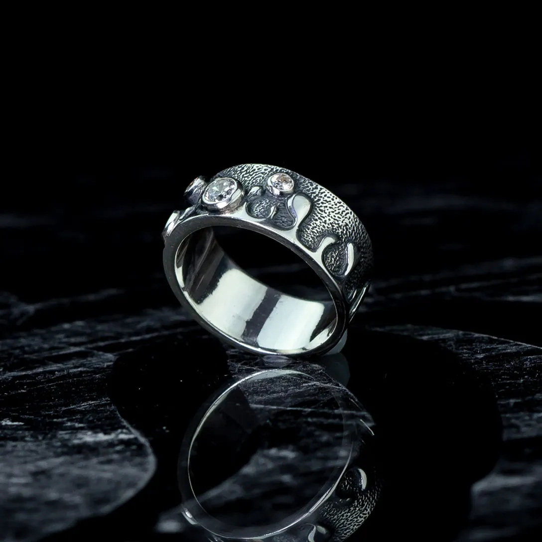 Handmade aged ring with zircon